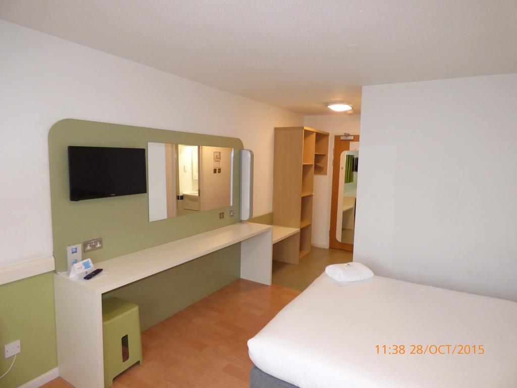 Warrington Motel, J20 M6 Lymm Services Εξωτερικό φωτογραφία